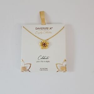 David‎ Tutera Everyday Celebrations Gold Flower Pendant Necklace